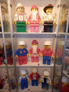Lego 19 inch Giant Store Display Minifigure Model (11)