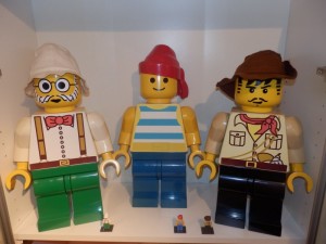 Lego 19 inch Giant Store Display Minifigure Model (25)