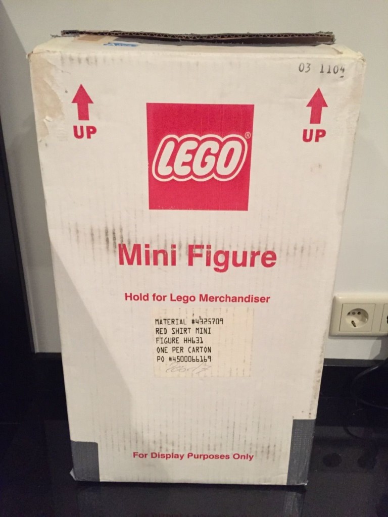 Lego 19 inch minifigure store display box