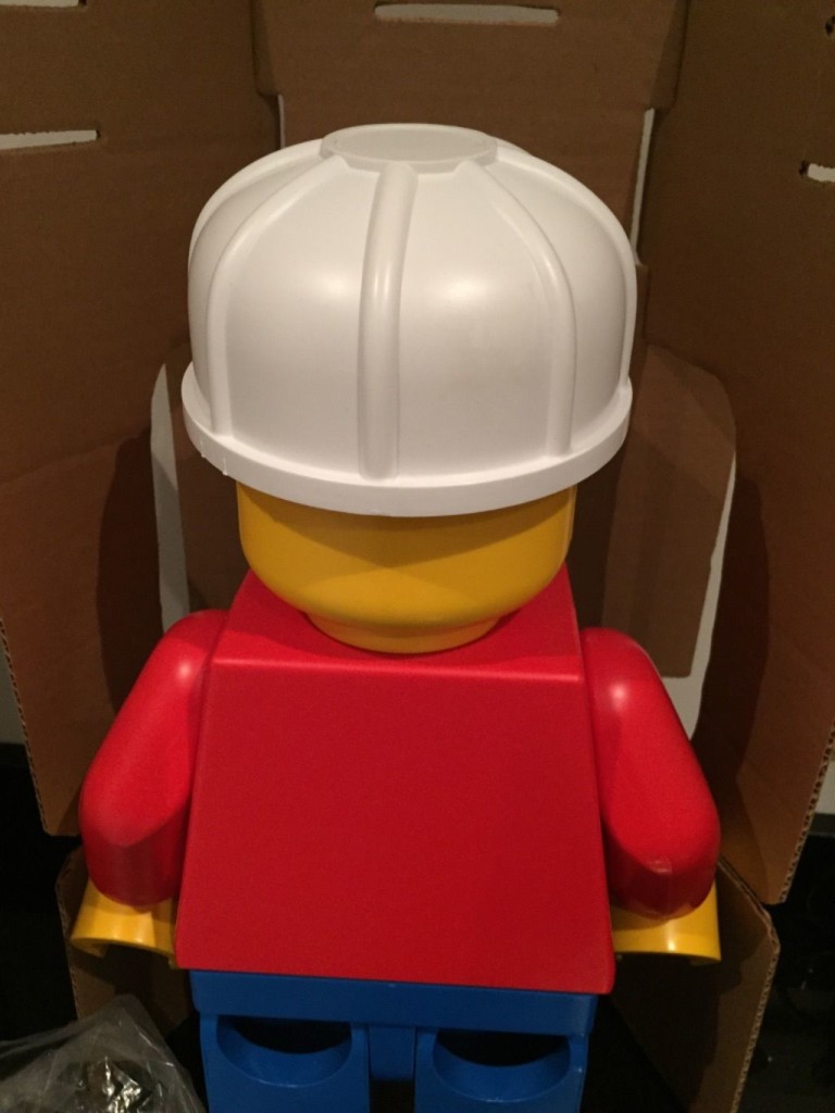 Lego 19 inch minifigure store display minifigure back