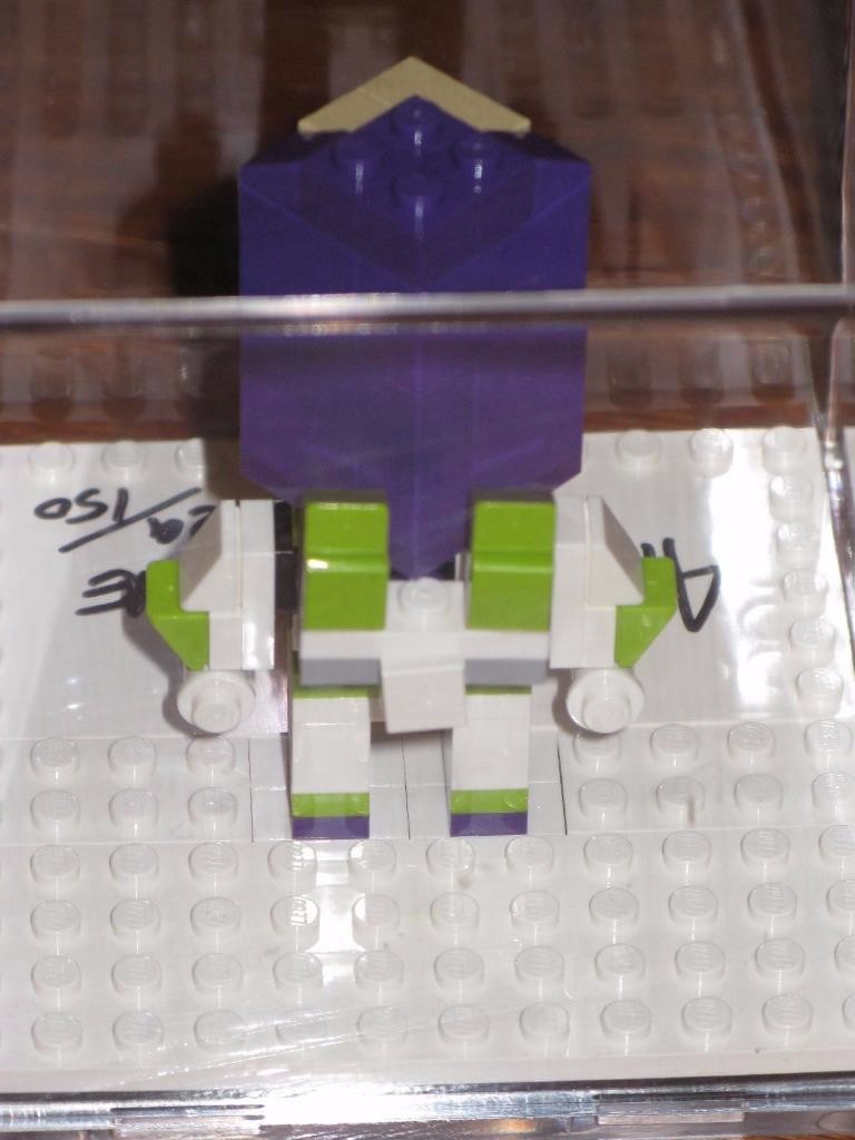 LEGO CUBE DUDE BUZZ LIGHTYEAR FIGURE 2010 TOY FAIR SIGNED BY ANGUS MACLANE # 29 Back