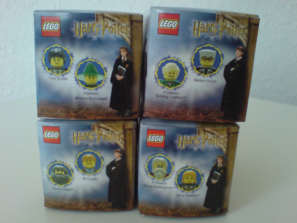 Lego Harry Potter Asian Market Minifigure Collection of 17 Minifigures 2002 other side picture