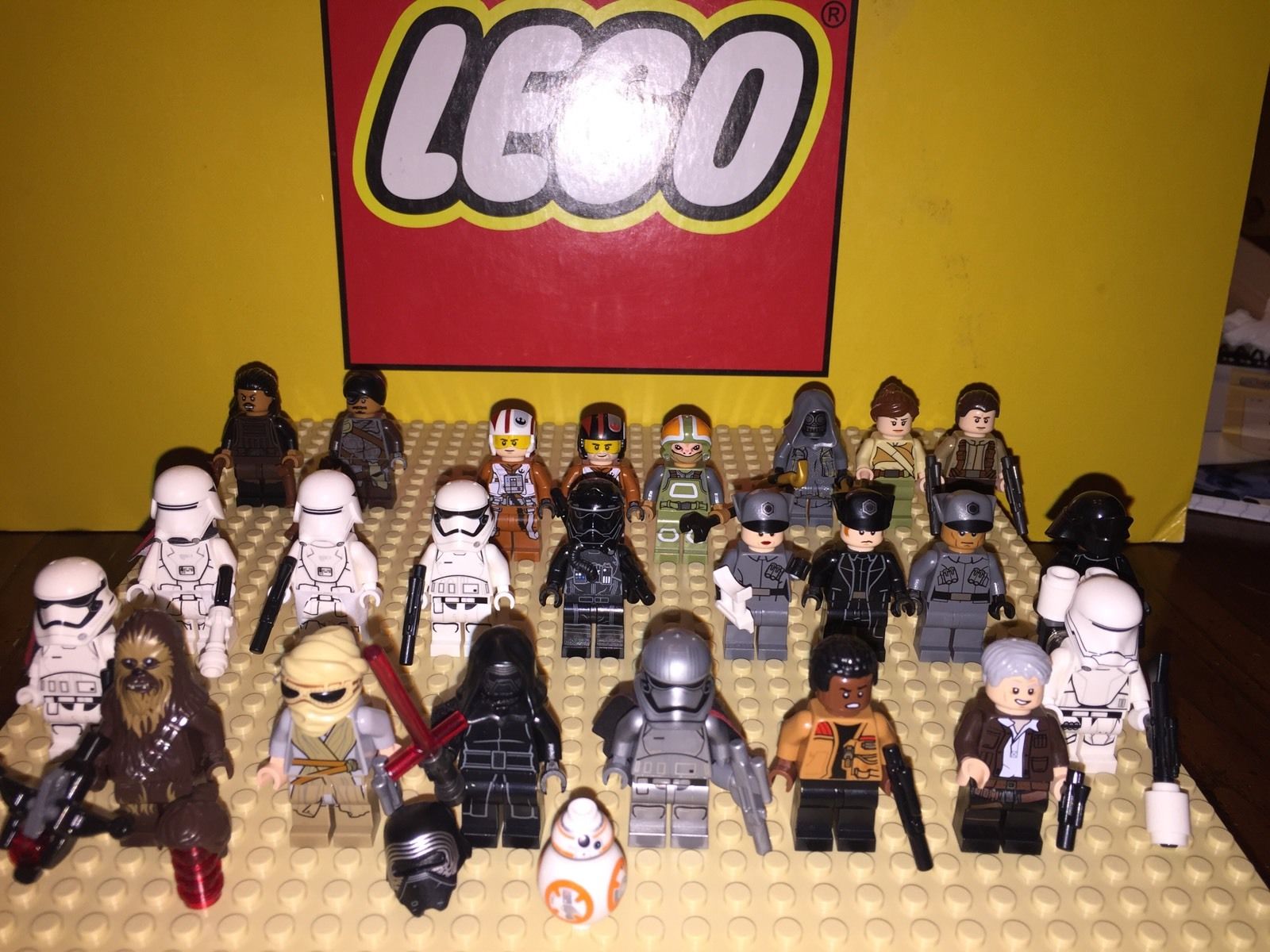 All 25 figures from the force awakens sets