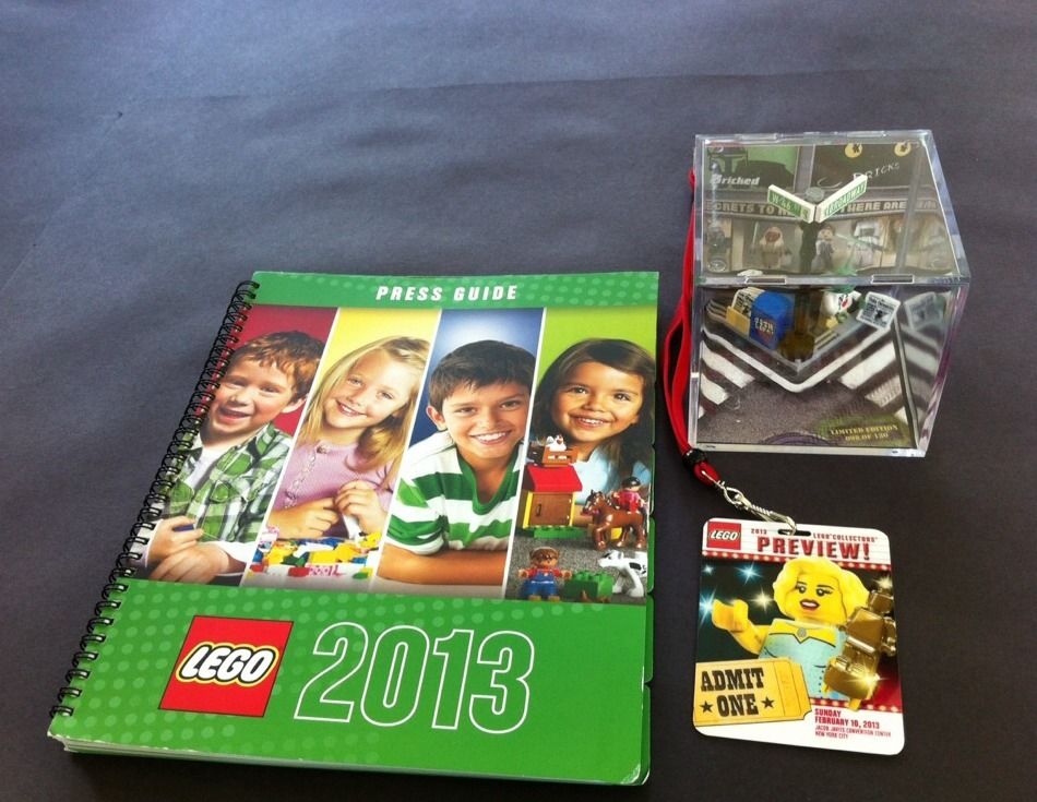 Lego Star Wars Toy Fair 2013 Yoda Chronicles Press Pass and Collector Cube