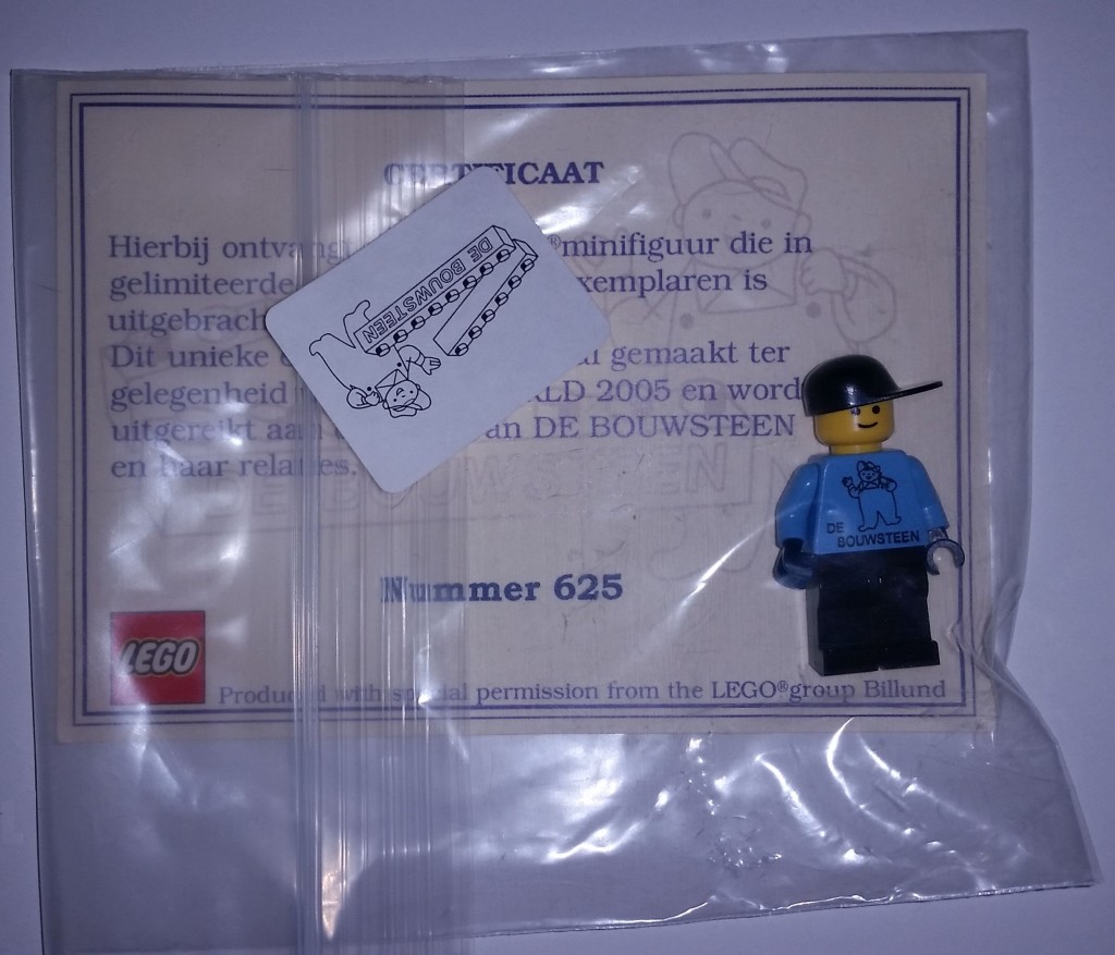 De Bouwsteen Legoworld 2005 Minifig from the Annual Lego World Show in 2005 Front Bag