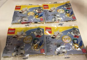 Lego uniqlo promotional suprise polybag 40130 40128 40131 40127