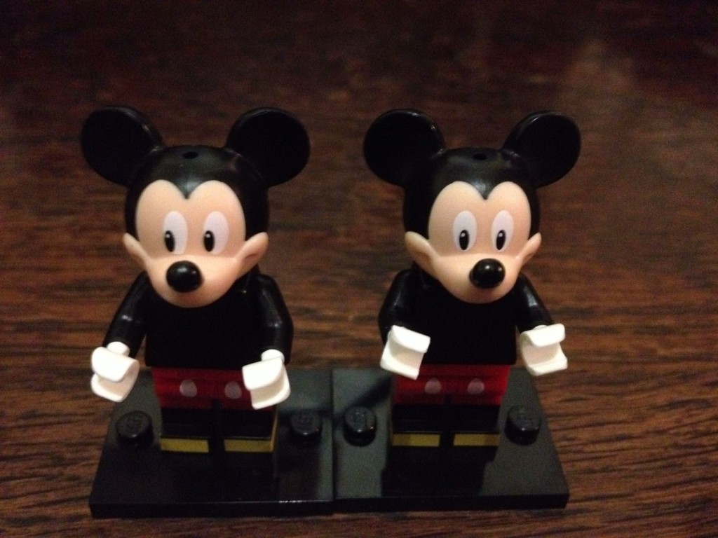 Lego 71012 Disney Mickey Mouse Eye Misprint 2