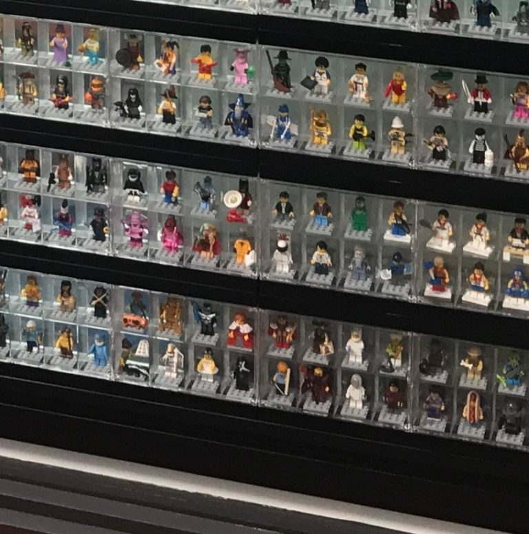 lego minifigure displays