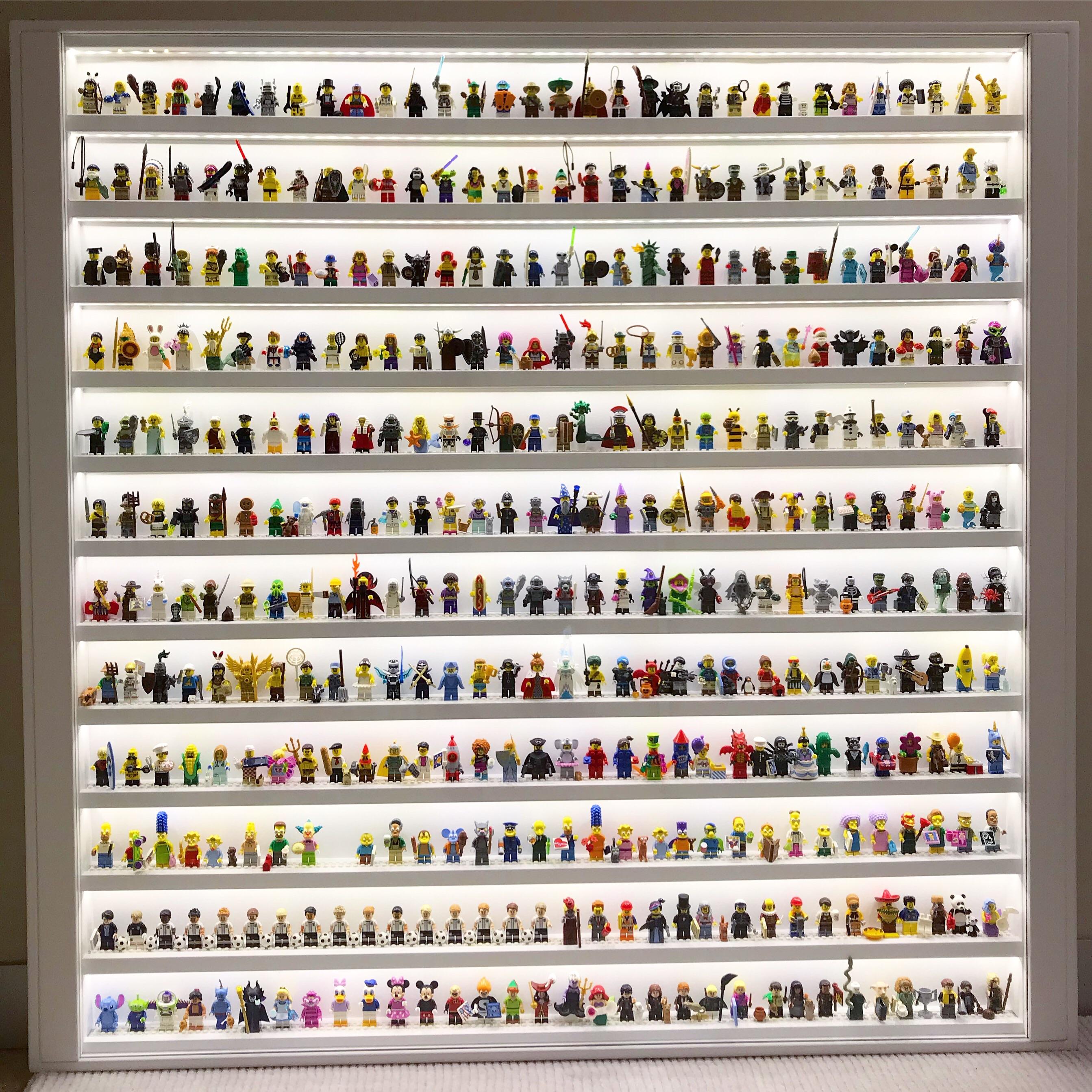 Lego Minecraft Sponge Bob Lord Of The Rings Minifigures Collectors Display Case