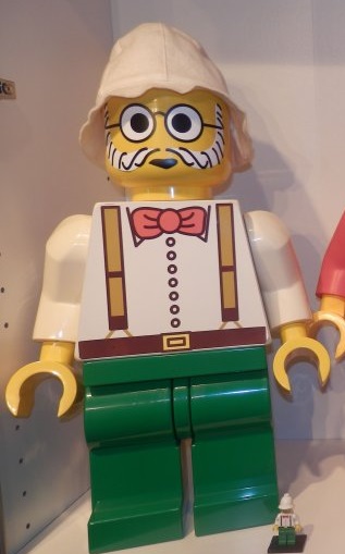 LEGO Detailed Listing For Lego Store Display Dr Charles Lightning ...