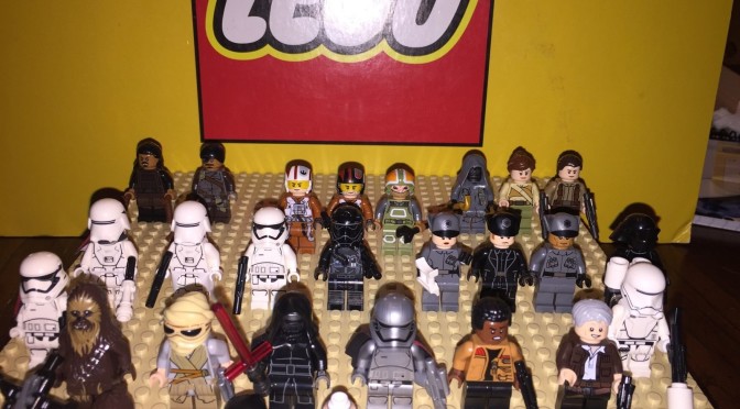 All 25 Force Awakens Minifigures in one swoop!