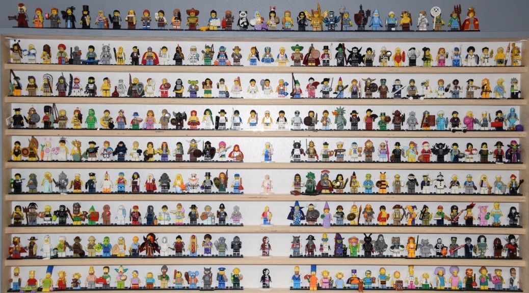 huge lot of lego minifigures