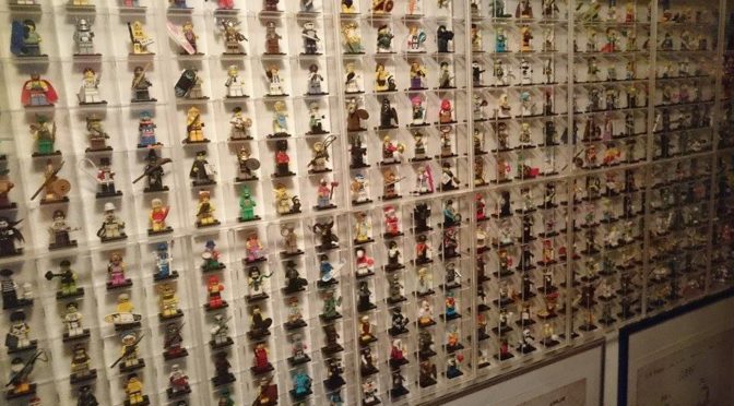 Collectors Corner – How do you display your minifigures – This is how Claus Displays his